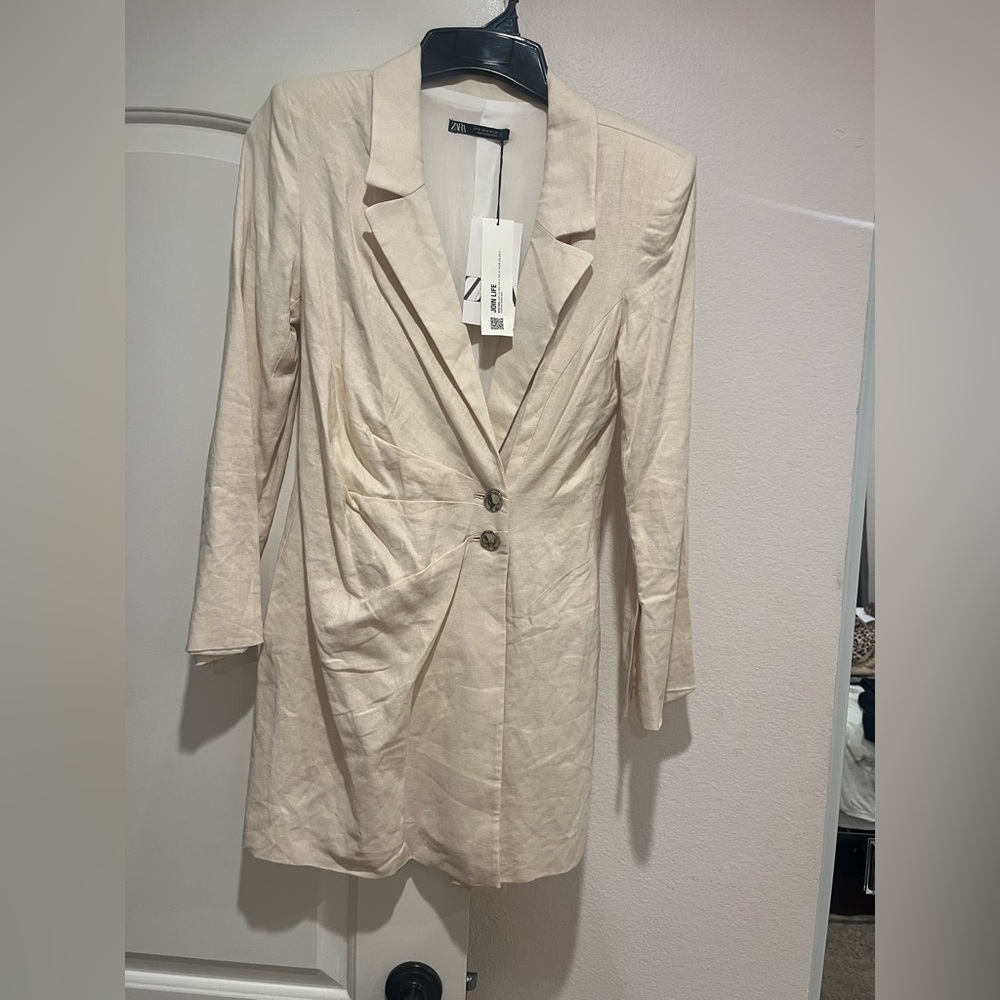 NWT Zara Cream long Blazer Jacket with Classic Tailoring